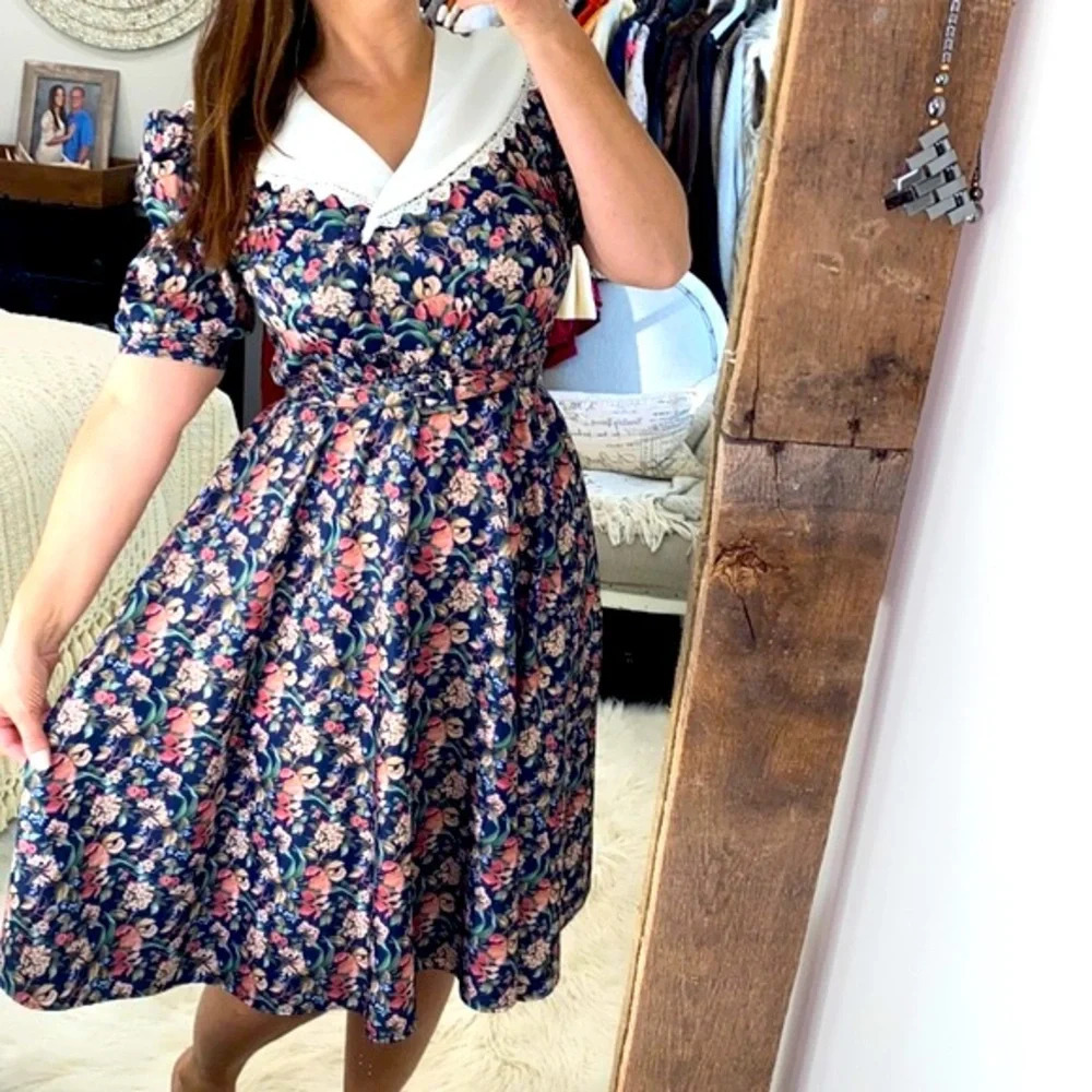 Vintage floral dress size 8 Petite